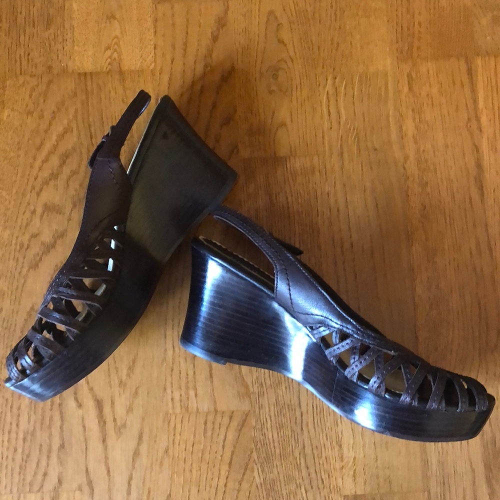 Platform sandals size 8